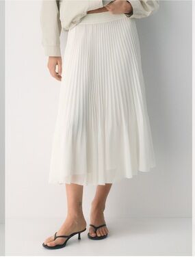 Aritzia Wilfred Off-White Pleated Midi Skirt